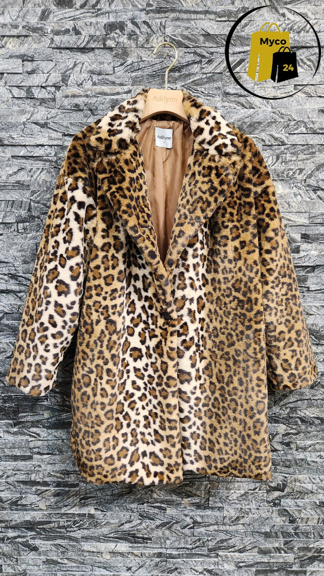 Soft leopard print coat with button, tailored collar, two side pockets